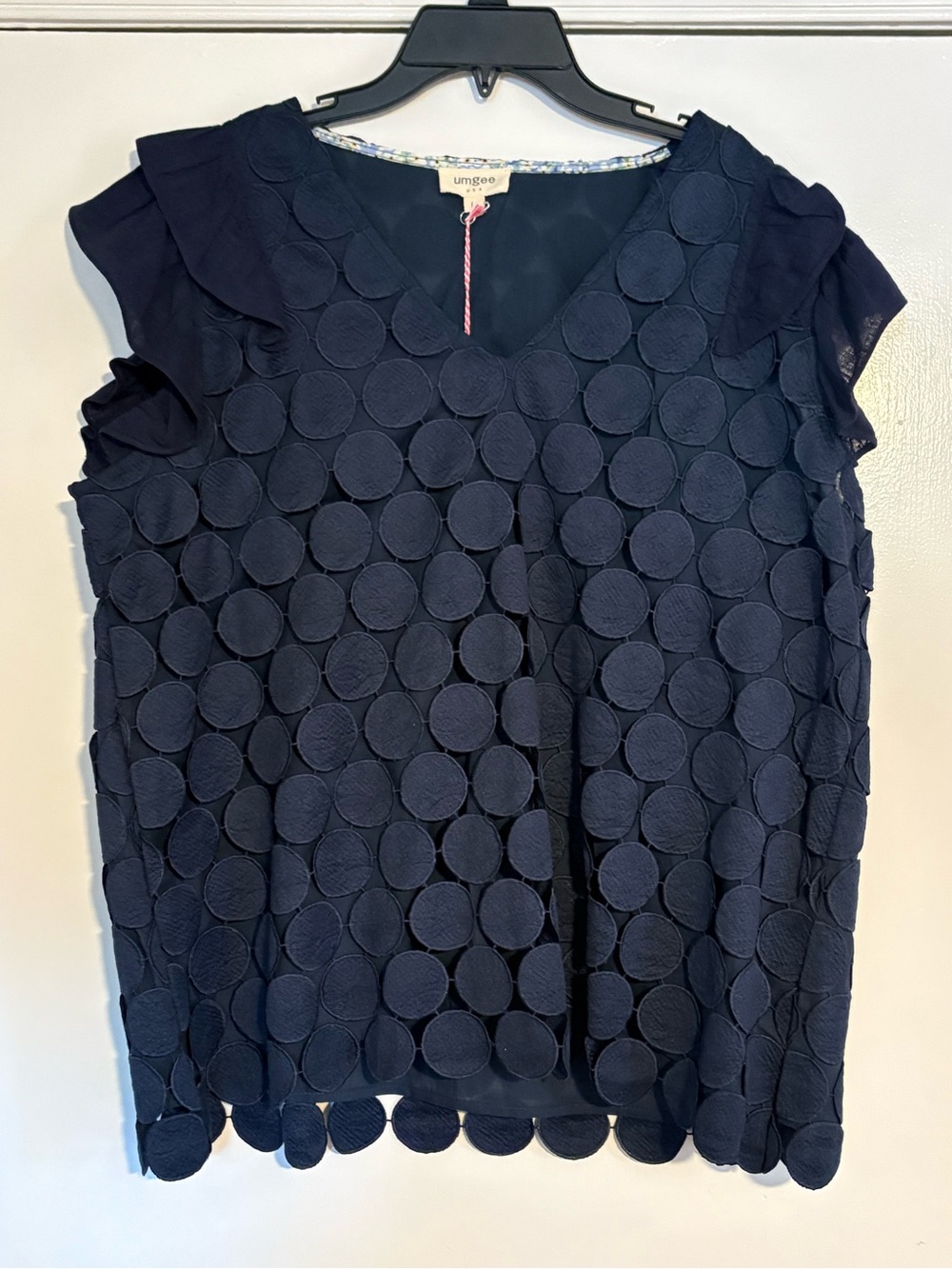NWT Umgee USA Navy Blue 3D Circle Appliqué Ruffle Sleeve Top Large